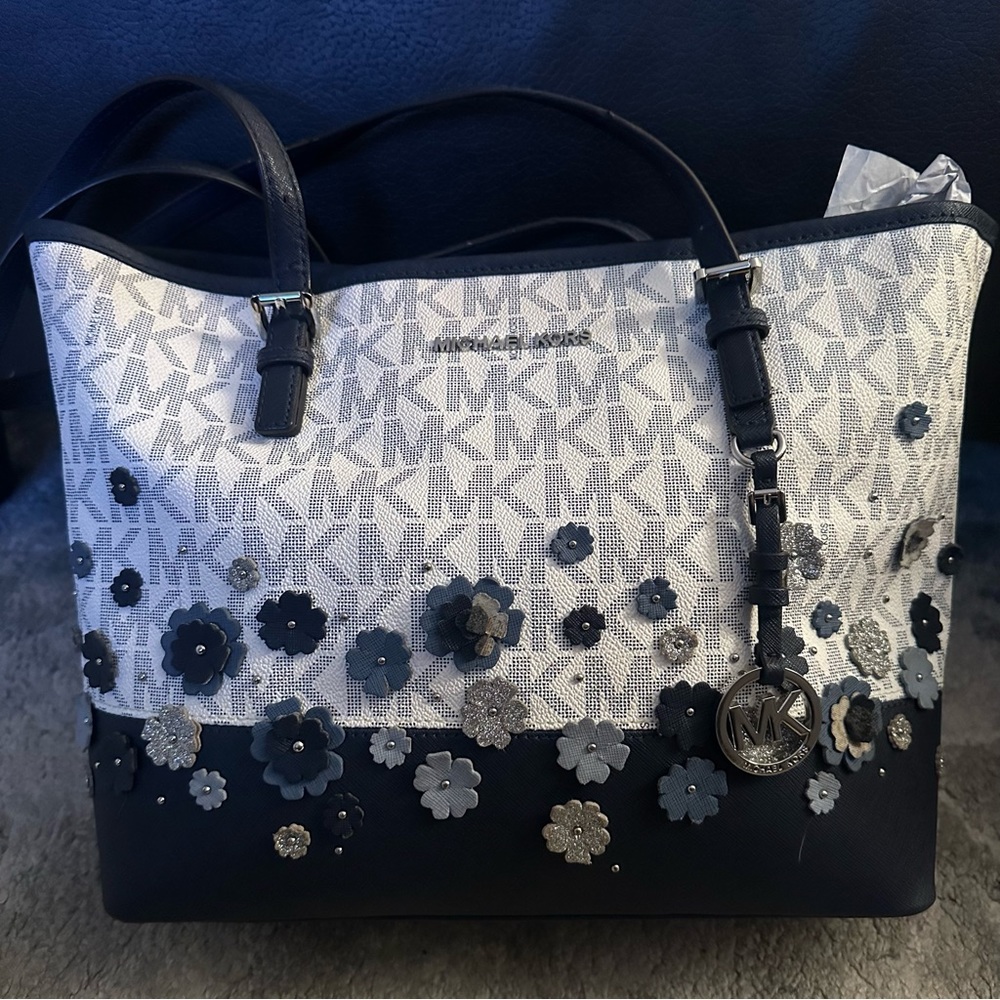 Michael Kors Jet Set Flower Tote